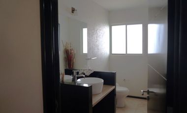 CASA EN RENTA LOMAS VERDES 6A SECCION CON  DOBLE SEGURIDAD Y KIOSKO CON JARDIN.
