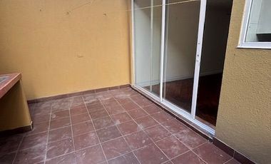 Vendo departamento con patio de dos habitaciones en Bossano