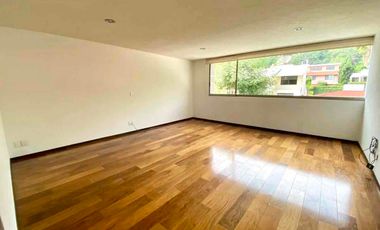 Casa moderna en RENTA dentro de fraccionamiento con vigilancia