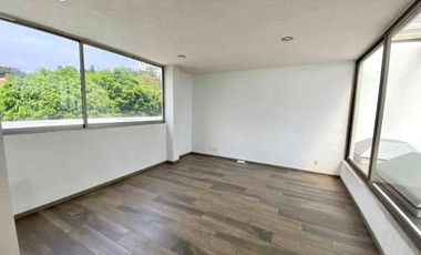Casa moderna en RENTA dentro de fraccionamiento con vigilancia
