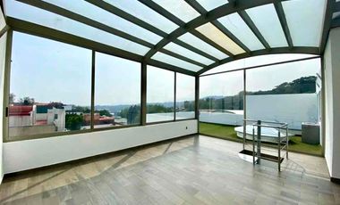 Casa moderna en RENTA dentro de fraccionamiento con vigilancia