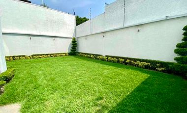 Casa moderna en RENTA dentro de fraccionamiento con vigilancia