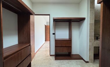 VENTA DE CASA DE 3 PLANTAS EN SAN ANGEL 5
