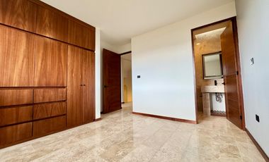 VENTA DE CASA DE 3 PLANTAS EN SAN ANGEL 5