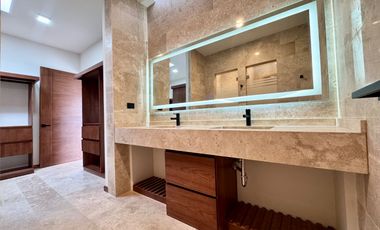 VENTA DE CASA DE 3 PLANTAS EN SAN ANGEL 5