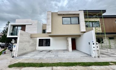 VENTA DE CASA EQUIPADA EN SAN ANGEL 5 CON RECAMARA EN PLANTA BAJA