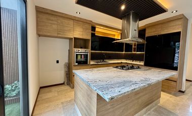 VENTA DE CASA EQUIPADA EN SAN ANGEL 5 CON RECAMARA EN PLANTA BAJA