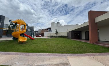 VENTA DE CASA EQUIPADA EN SAN ANGEL 5 CON RECAMARA EN PLANTA BAJA