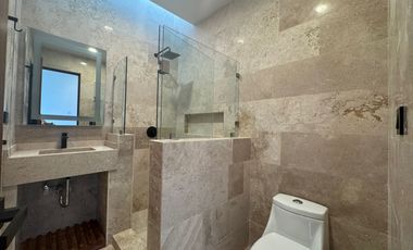 Venta de casa en San Ángel, cuatro con tres niveles, excelentes acabados
