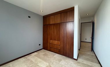 Venta de casa en San Ángel, cuatro con tres niveles, excelentes acabados