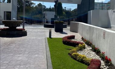 HERMOSO DEPARTAMENTO CON EXLENETE UBICACION CERCA DE ANGELOPOLIS