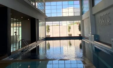 HERMOSO DEPARTAMENTO CON EXLENETE UBICACION CERCA DE ANGELOPOLIS