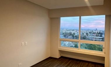 HERMOSO DEPARTAMENTO CON EXLENETE UBICACION CERCA DE ANGELOPOLIS