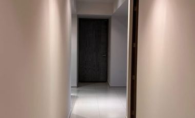 HERMOSO DEPARTAMENTO CON EXLENETE UBICACION CERCA DE ANGELOPOLIS