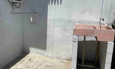 Renta de casa en calle cerrada