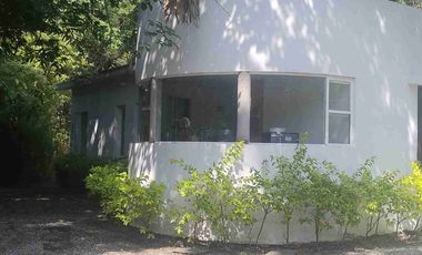 Hermosa casa en condominio de 1 NIVEL. (Condominio Xelha, JIUTEPEC)