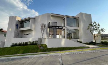 Residencia de Lujo en venta, La Vista Country Club Puebla, 4 Recámaras y Cine