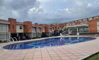 Arriendo casa en Campo Aragon