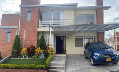 Arriendo casa en Campo Aragon