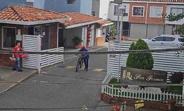 VENDO  DUPLEX  5 HABITACIONES 124 mts