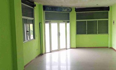 Local muy buena ubicación cerca a Centros comerciales en Renta 65 mtts.Valor en Renta $ 350. Negociable