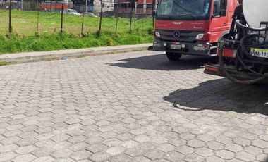Local muy buena ubicación cerca a Centros comerciales en Renta 65 mtts.Valor en Renta $ 350. Negociable
