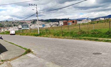 Local muy buena ubicación cerca a Centros comerciales en Renta 65 mtts.Valor en Renta $ 350. Negociable
