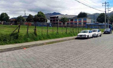 Local muy buena ubicación cerca a Centros comerciales en Renta 65 mtts.Valor en Renta $ 350. Negociable