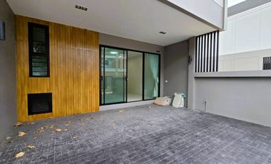 Brand New! Corner Unit at Project Entrance – Nordic Style Townhome, Never Lived In! Townhome for Sale at *Assawin Village In-Chan*, Samut Songkhram