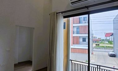 Brand New! Corner Unit at Project Entrance – Nordic Style Townhome, Never Lived In! Townhome for Sale at *Assawin Village In-Chan*, Samut Songkhram