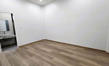 Brand New! Corner Unit at Project Entrance – Nordic Style Townhome, Never Lived In! Townhome for Sale at *Assawin Village In-Chan*, Samut Songkhram