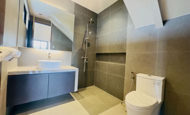 5 Bedrooms Brand New 2Storey House and Lot for Sale in BF Homes, Las Piñas City