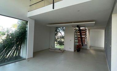 CASA DE RENTA EN LOMAS DE ANGELOPOLIS