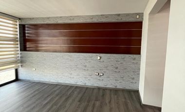 CASA DE RENTA EN LOMAS DE ANGELOPOLIS