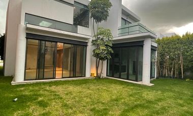 CASA DE RENTA EN LOMAS DE ANGELOPOLIS