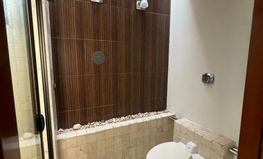 CASA DE RENTA EN LOMAS DE ANGELOPOLIS