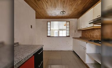 Se vende amplia, cómoda y hermosa casa de dos pisos, comuna La Calera.