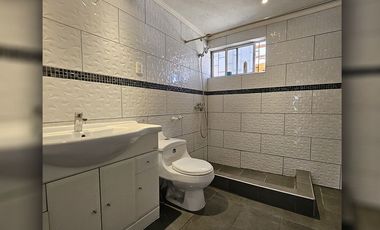 Se vende amplia, cómoda y hermosa casa de dos pisos, comuna La Calera.