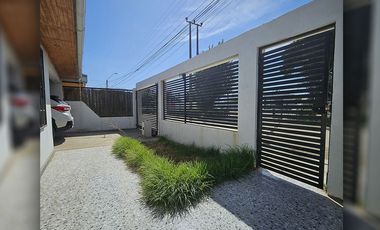 Se vende amplia, cómoda y hermosa casa de dos pisos, comuna La Calera.