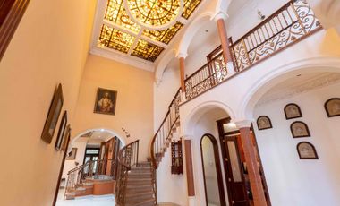 Venta de Residencia Estilo Neoclásico mexicano, Puerta de Hierro, puebla