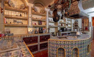 Venta de Residencia Estilo Neoclásico mexicano, Puerta de Hierro, puebla