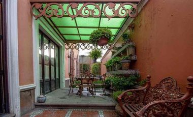 Venta de Residencia Estilo Neoclásico mexicano, Puerta de Hierro, puebla