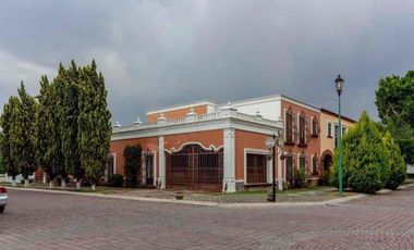 Venta de Residencia Estilo Neoclásico mexicano, Puerta de Hierro, puebla