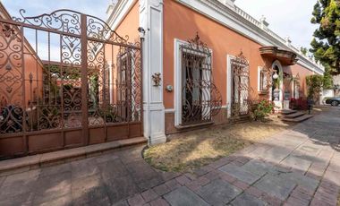 Venta de Residencia Estilo Neoclásico mexicano, Puerta de Hierro, puebla
