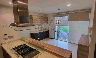 RENTA O VENTA,  EXCLUSIVA RESIDENCIA CON GRAN JARDÍN!!