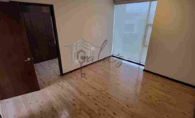 RENTA O VENTA,  EXCLUSIVA RESIDENCIA CON GRAN JARDÍN!!