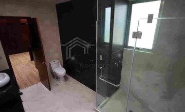 RENTA O VENTA,  EXCLUSIVA RESIDENCIA CON GRAN JARDÍN!!