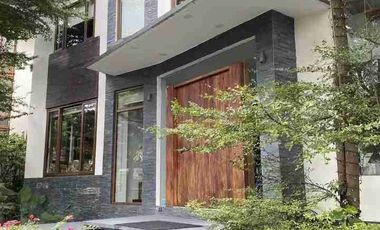 FOR SALE HOUSE IN LOT IN PASEO DE MAGALLANES VILLAGE MAKATI CITY