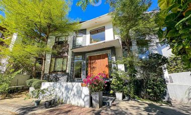 FOR SALE HOUSE IN LOT IN PASEO DE MAGALLANES VILLAGE MAKATI CITY