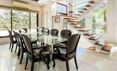 FOR SALE HOUSE IN LOT IN PASEO DE MAGALLANES VILLAGE MAKATI CITY